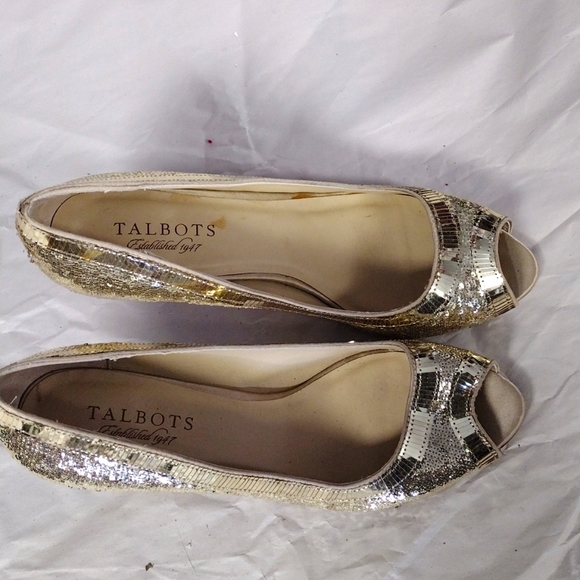 Talbots Shoes Gold Sparkle Two Inch Heels Trimmed In Gold Band